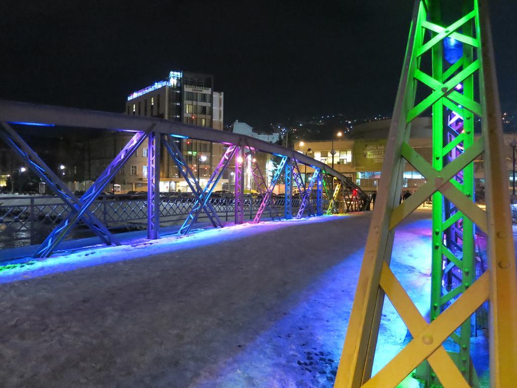 The Riverside Apartment - Downtown Сараєво Екстер'єр фото