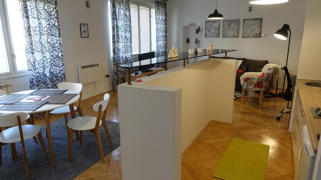 The Riverside Apartment - Downtown Сараєво Екстер'єр фото