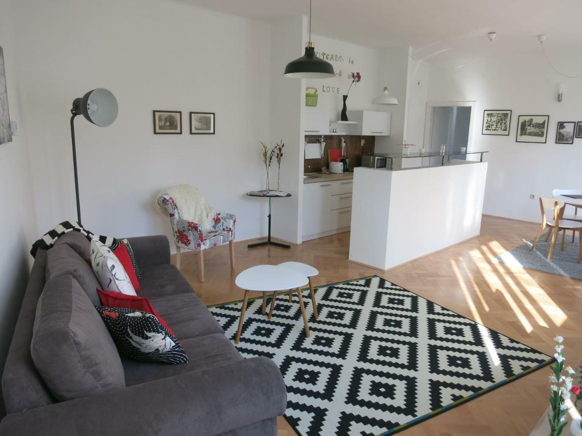 The Riverside Apartment - Downtown Сараєво Екстер'єр фото