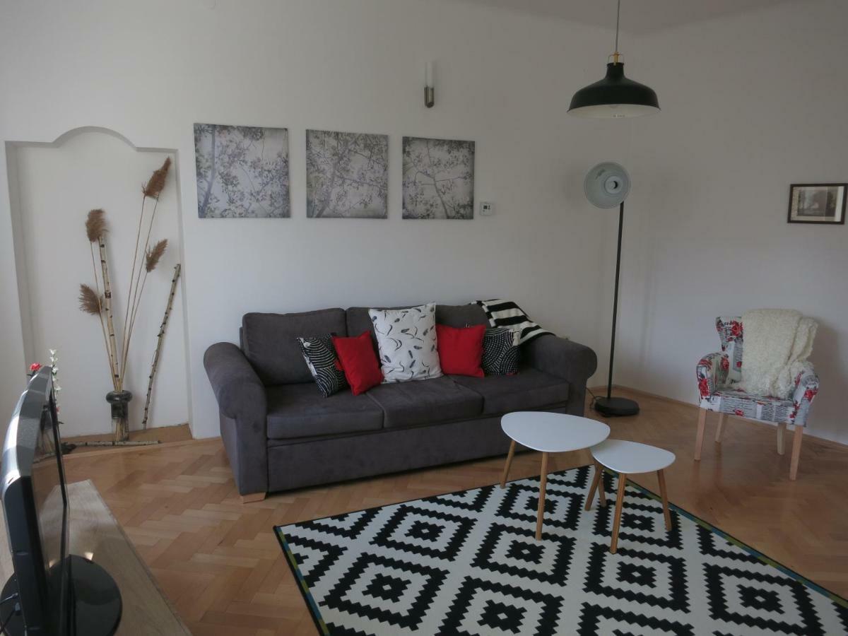 The Riverside Apartment - Downtown Сараєво Екстер'єр фото